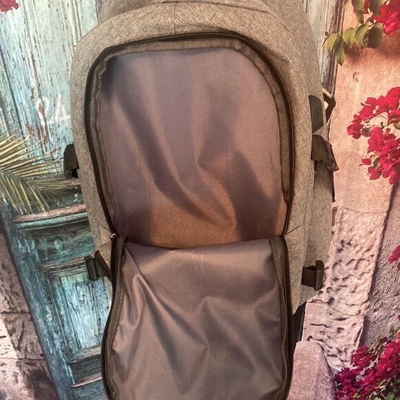 No brand grey and black backpack , has many pockets and zippers , EUC - Picture 6 of 11
